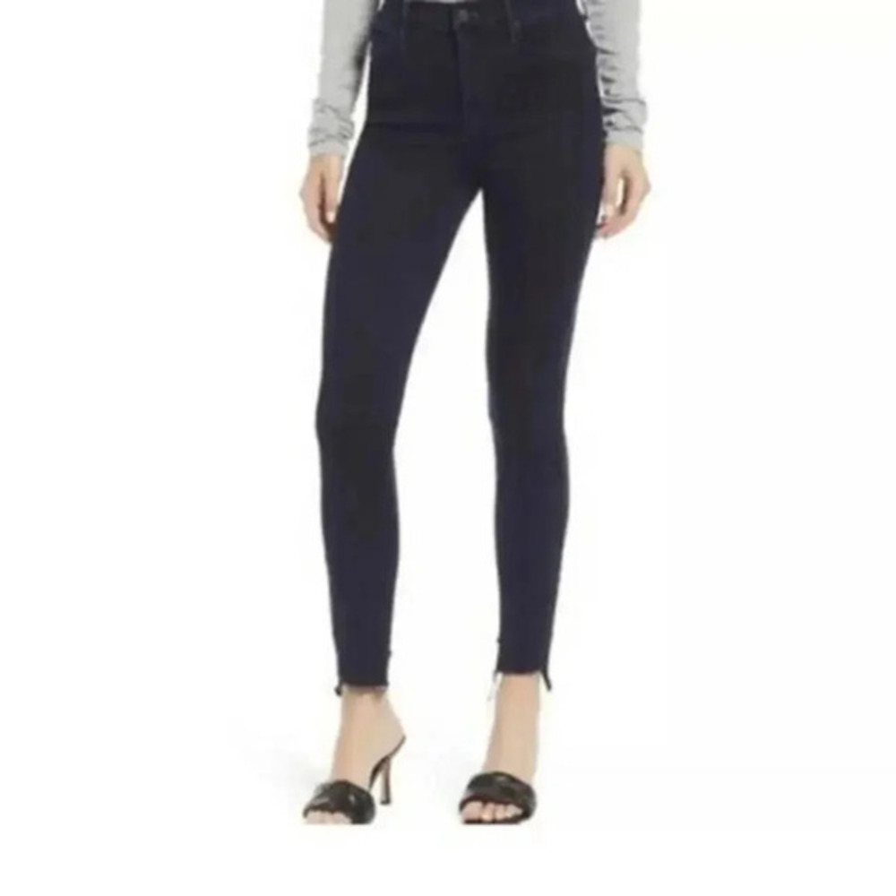 MOTHER The Stunner Zip Two Step Fray Jean in Holding Hands B486